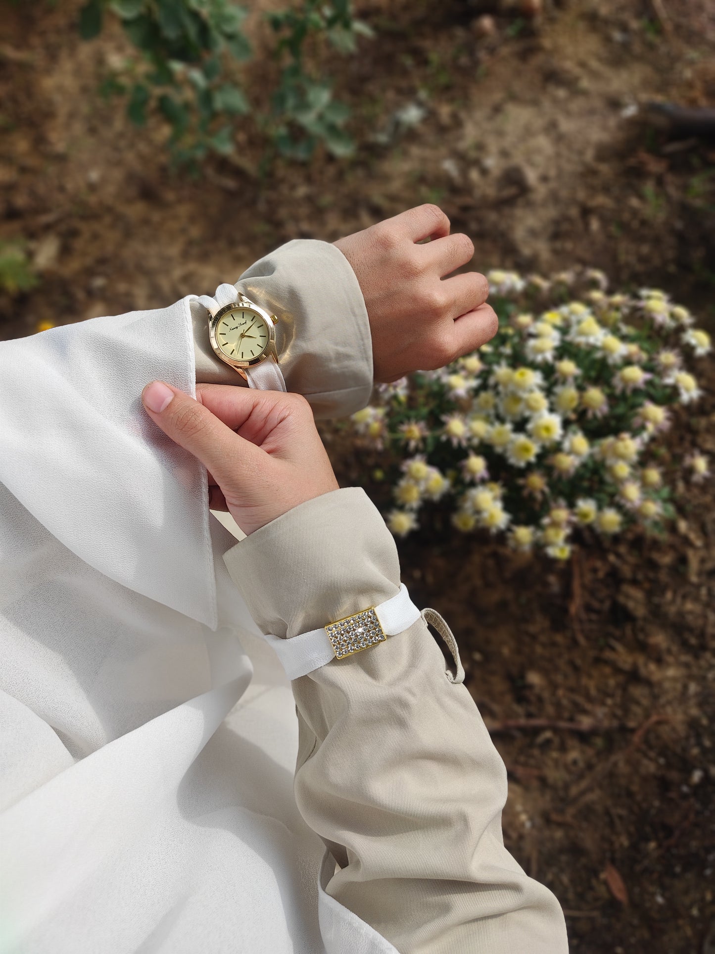 Off White Georgette Hijab + Watch + Bracelet + Gift Sett