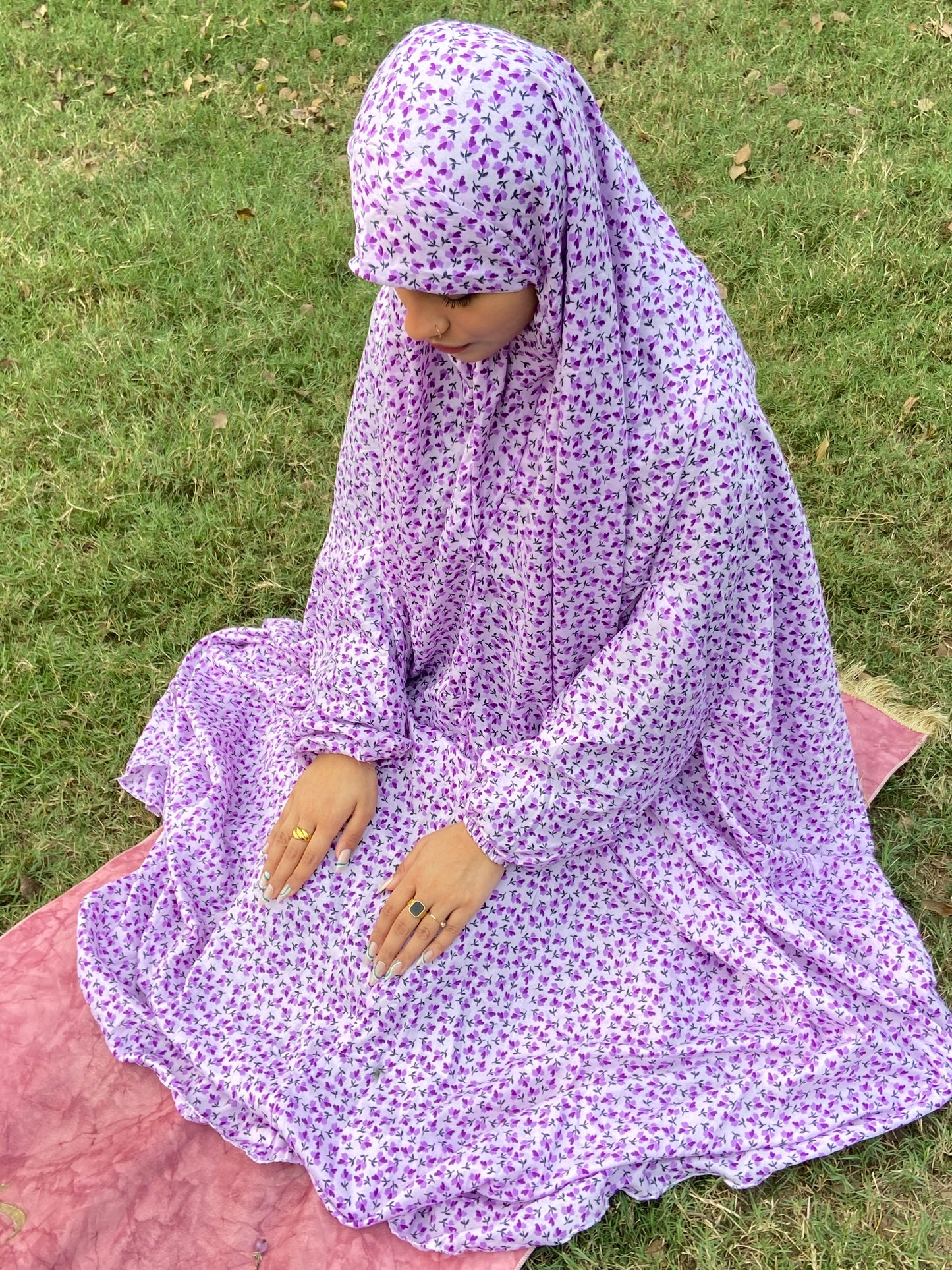 Namaz Chadar With Sleeves - Lilac  Print (Lawn)