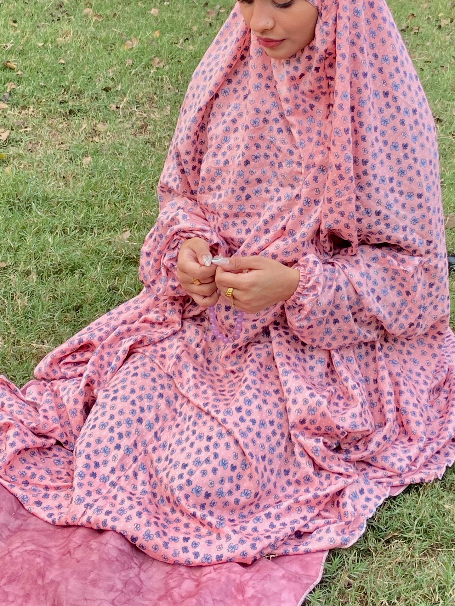 Namaz Chadar With Sleeves - Peach Print (Lawn)