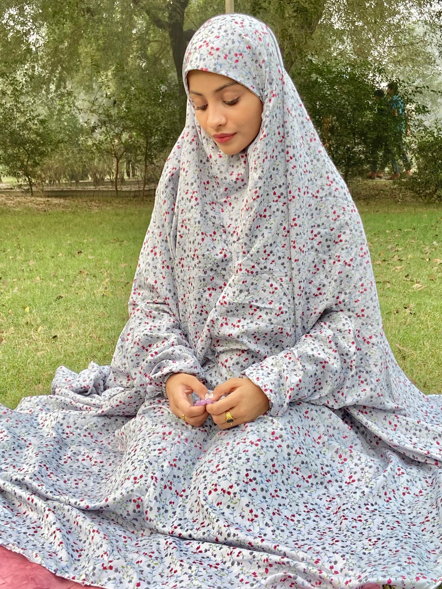 Namaz Chadar With Sleeves - Smoke Blue Print (Lawn)