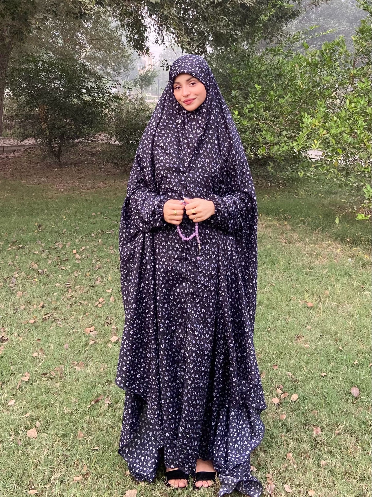 Namaz Chadar With Sleeves - Black  Print (Lawn)