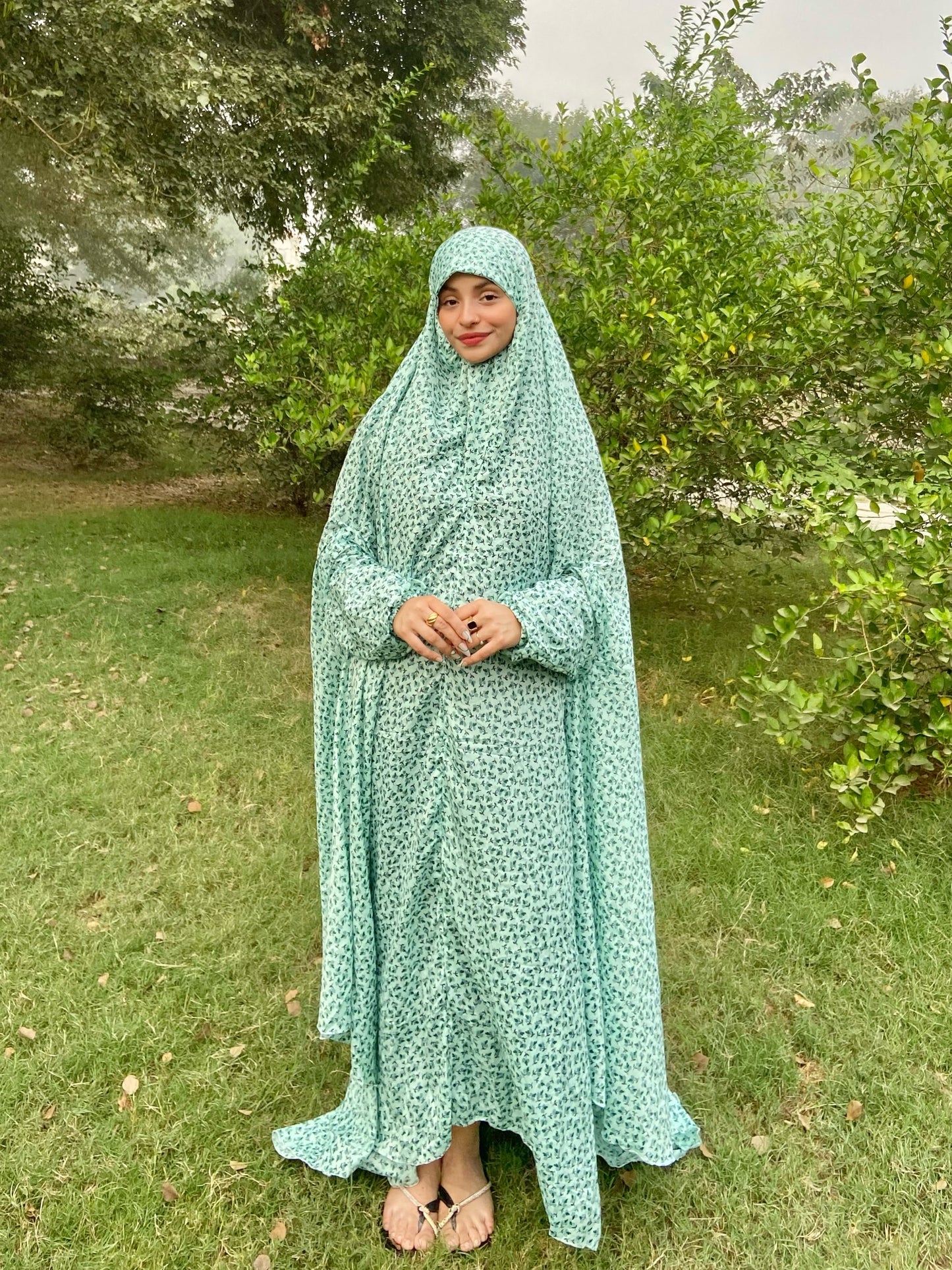 Namaz Chadar With Sleeves - Seamist Print (Lawn)