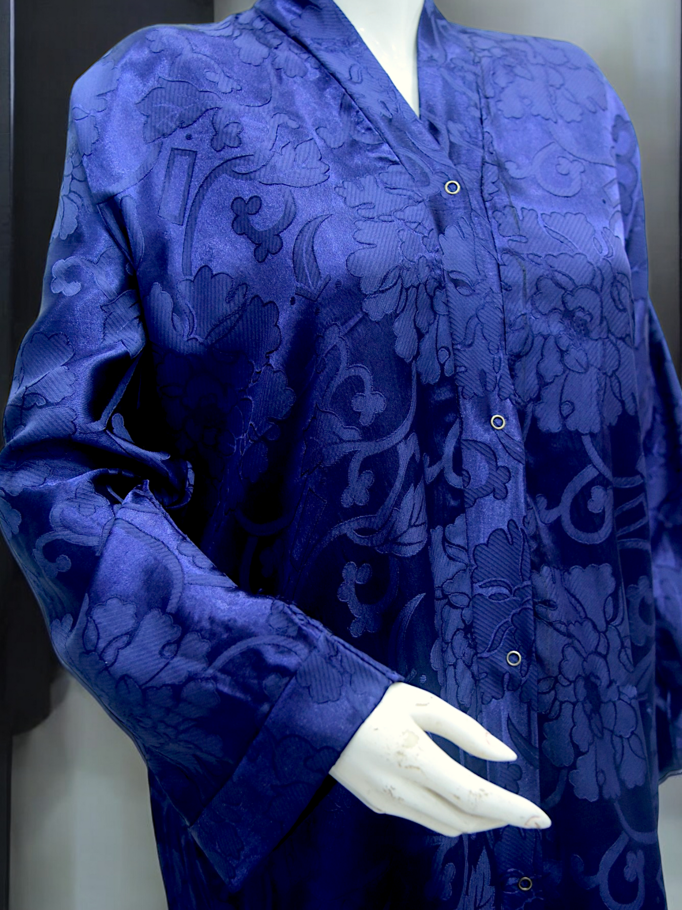 Embossed Abaya - Blue